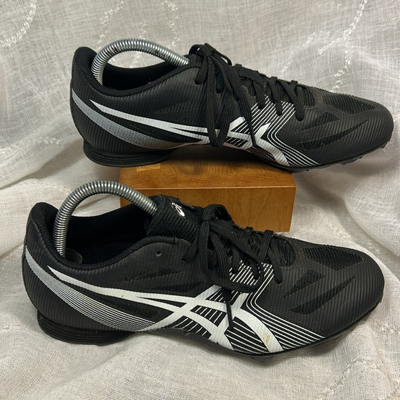 NWOT Asics athletic soccer track shoes cleats main image 9